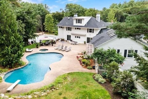 2 Ostis Way, Lynnfield, MA 01940