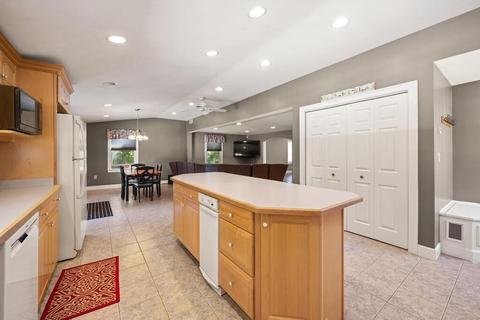 223 High St, Reading, MA 01867 photo 10