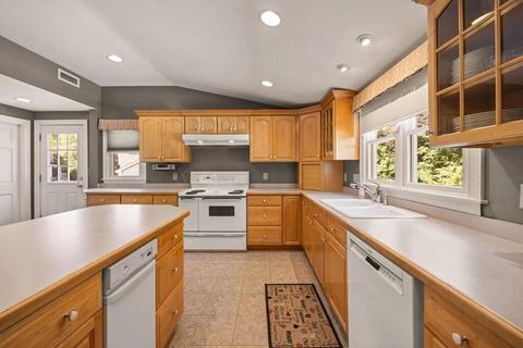 223 High St, Reading, MA 01867 photo 11