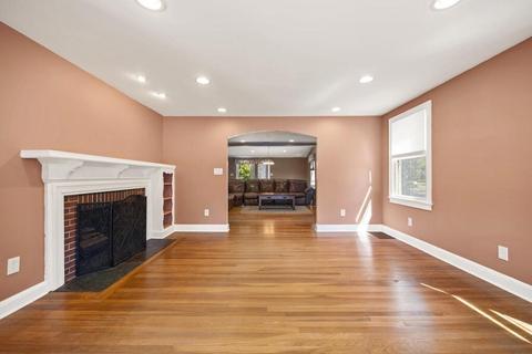 223 High St, Reading, MA 01867 photo 3