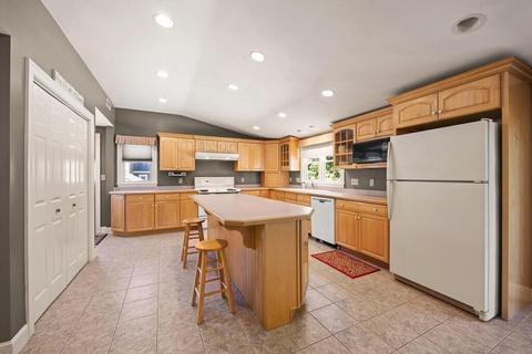223 High St, Reading, MA 01867 photo 12