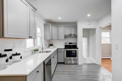 12 Wayside Dr, Danvers, MA 01923 photo 5