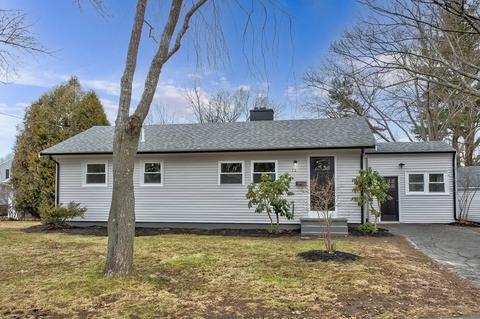 12 Wayside Dr, Danvers, MA 01923 photo 1