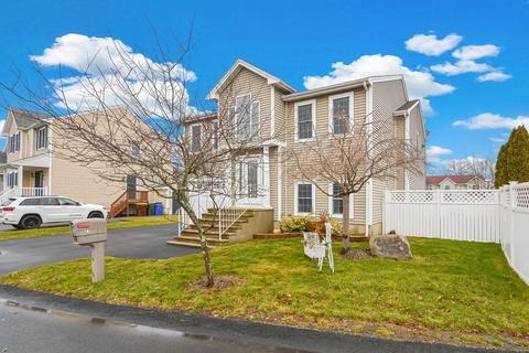522 Detroit St, Fall River, MA 02721 photo 2