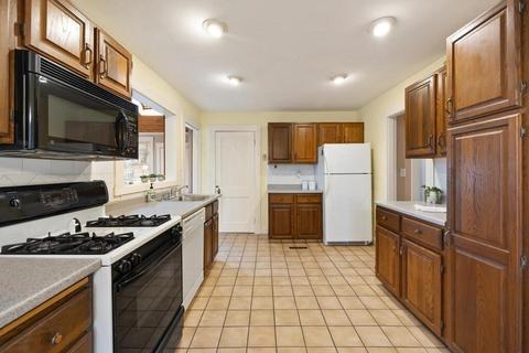 156 Summer St, Maynard, MA 01754 photo 5