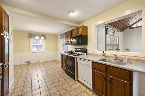 156 Summer St, Maynard, MA 01754 photo 17