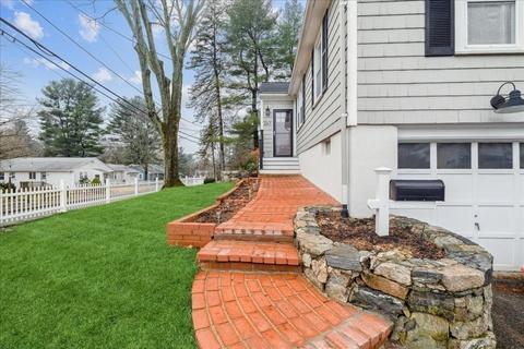 267 Forest St, Reading, MA 01867 photo 4