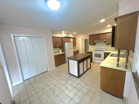 42 Dunham Ave, Ware, MA 01082 photo 3