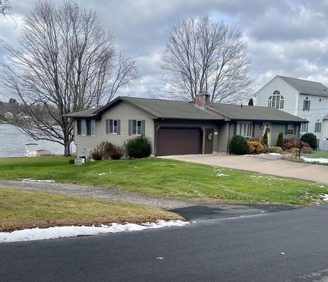 57 Chestnut Cir, Suffield, CT 06093