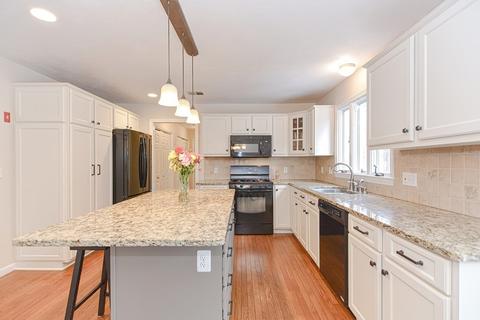 4 Goss Pond Rd, Upton, MA 01568 photo 5