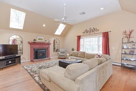 4 Goss Pond Rd, Upton, MA 01568 photo 21