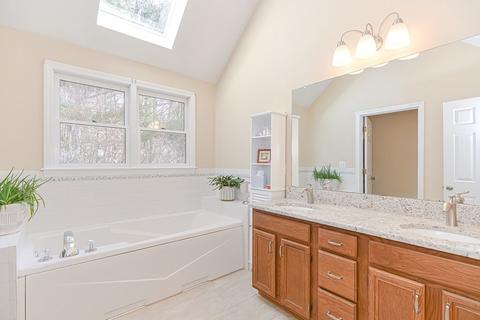 4 Goss Pond Rd, Upton, MA 01568 photo 32