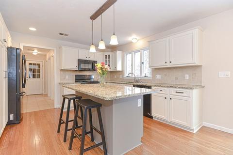 4 Goss Pond Rd, Upton, MA 01568 photo 6