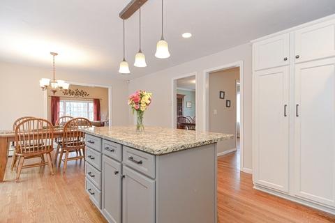 4 Goss Pond Rd, Upton, MA 01568 photo 8