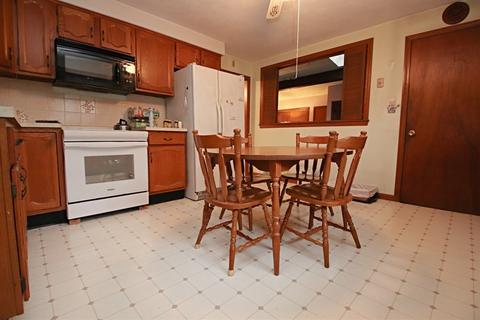 14 Jasper St, Saugus, MA 01906 photo 4