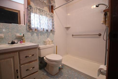 14 Jasper St, Saugus, MA 01906 photo 14
