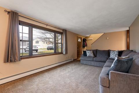 41 Torre St, Reading, MA 01867 photo 2