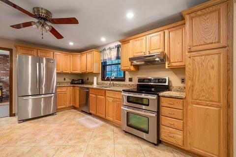 41 Torre St, Reading, MA 01867 photo 4