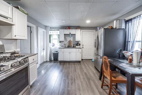 73 Tyler St, Springfield, MA 01109 photo 4