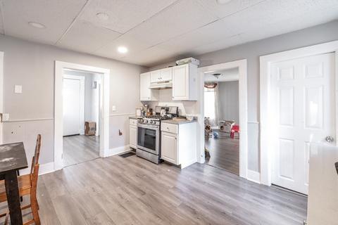 73 Tyler St, Springfield, MA 01109 photo 6