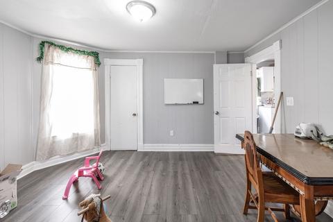 73 Tyler St, Springfield, MA 01109 photo 9