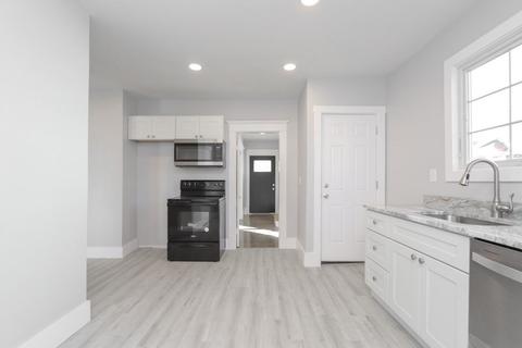 35 Eton St, Springfield, MA 01108 photo 8