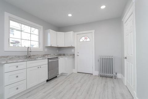 35 Eton St, Springfield, MA 01108 photo 3