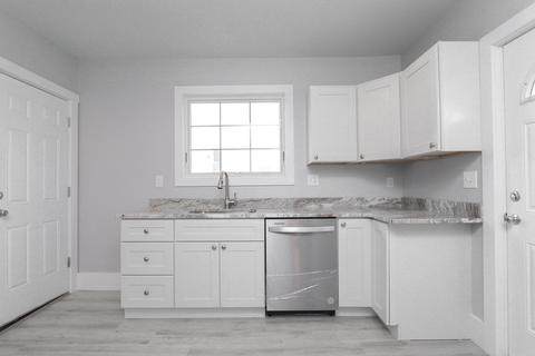 35 Eton St, Springfield, MA 01108 photo 4
