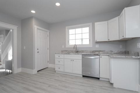 35 Eton St, Springfield, MA 01108 photo 7