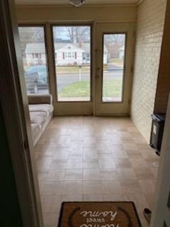 33 Kittrell St, Springfield, MA 01119 photo 3