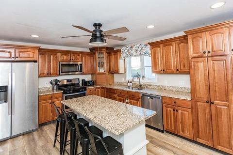 109 Holten St, Danvers, MA 01923 photo 2