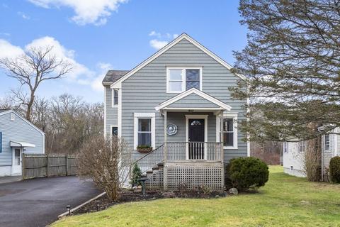 16 Kane St, Fairhaven, MA 02719 photo 1