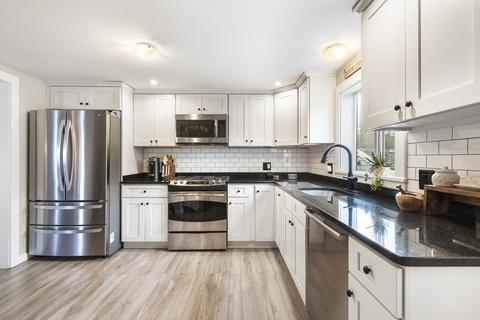 16 Kane St, Fairhaven, MA 02719 photo 12