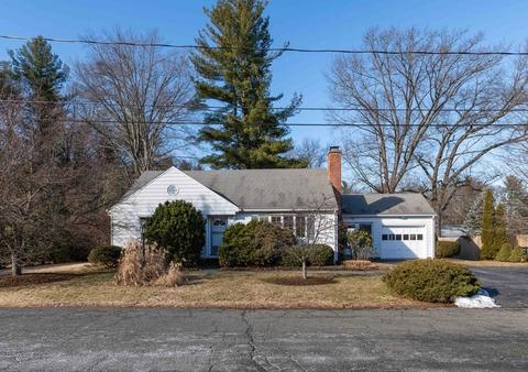 17 Beechwood Ave, Easthampton, MA 01027 photo 2
