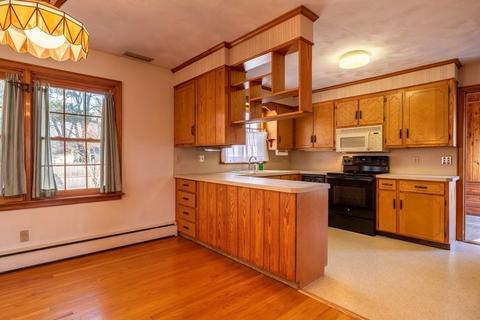 17 Beechwood Ave, Easthampton, MA 01027 photo 9