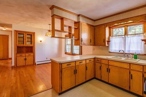 17 Beechwood Ave, Easthampton, MA 01027 photo 5