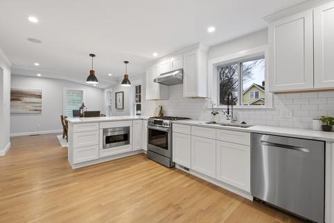 4 Laurel St, Marblehead, MA 01945 photo 13