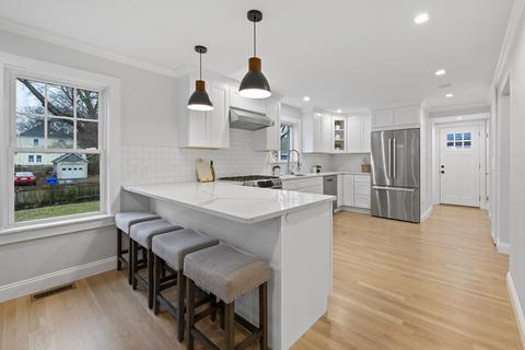4 Laurel St, Marblehead, MA 01945 photo 12