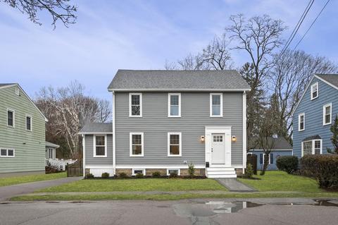 4 Laurel St, Marblehead, MA 01945 photo 2