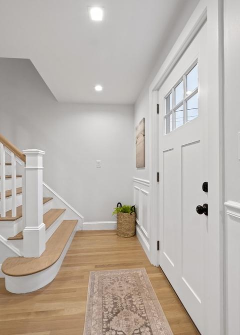 4 Laurel St, Marblehead, MA 01945 photo 3