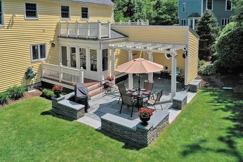 5 Walnut Hill Rd, Millis, MA 02054 photo 8