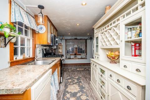 4 Weston Ave, Wareham, MA 02571 photo 6