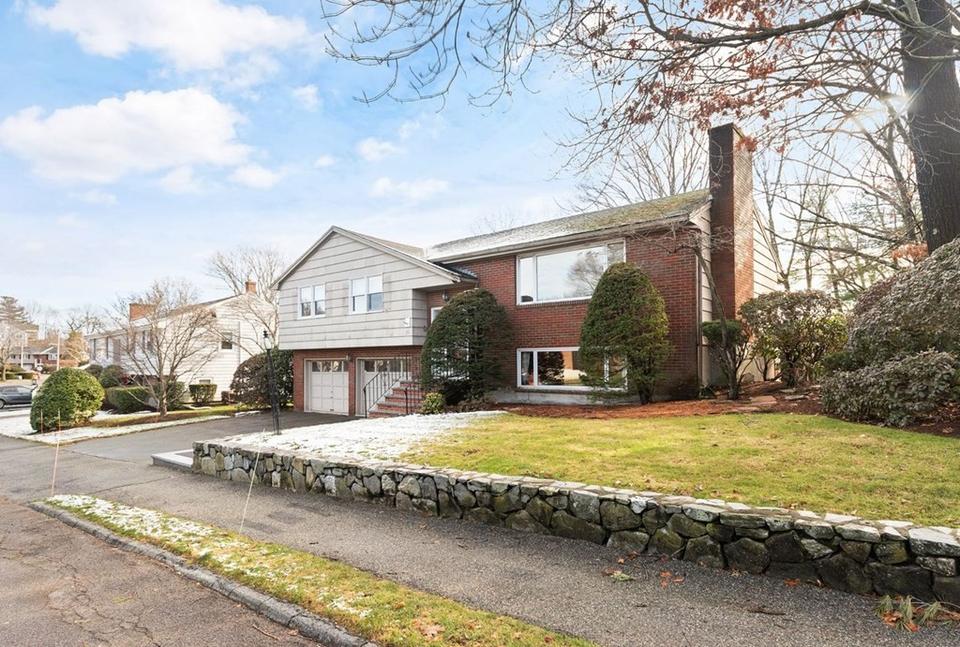 20 Fieldstone Dr, Stoneham, MA 02180 25 Photos MLS 73069758 Movoto