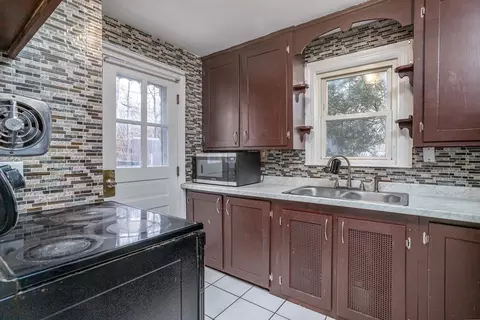 38 Randolph Rd, Worcester, MA 01606 photo 8