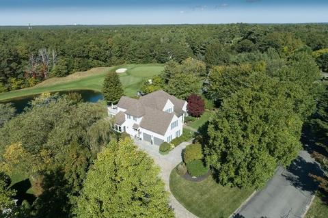 310 Willowbend Dr, Mashpee, MA 02649 photo 1