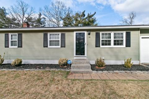 52 Portulaca Dr, Springfield, MA 01129 photo 2