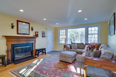 38 Rolling Ln, Dover, MA 02030 photo 2