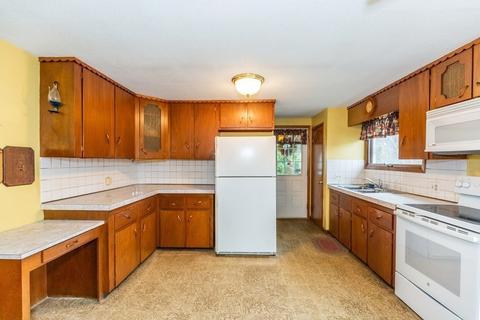 3 Vine St, Webster, MA 01570 photo 9