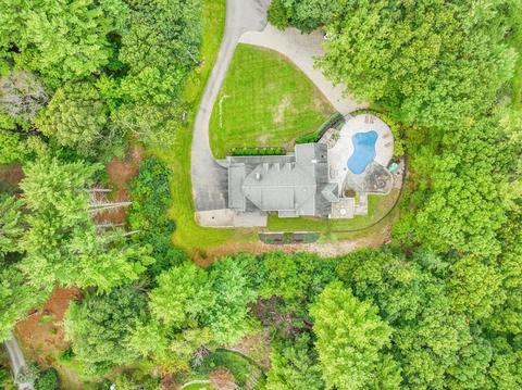 72 Centre St, Dover, MA 02030 photo 2