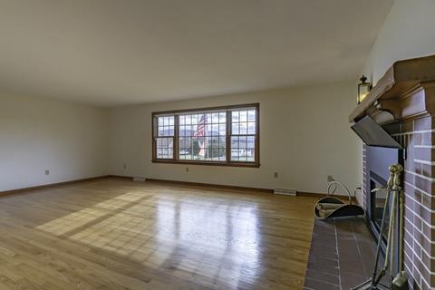 16 Lyman St, Easthampton, MA 01027 photo 11
